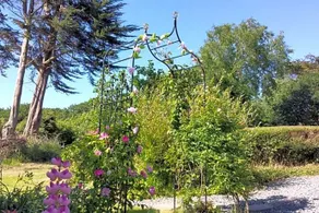 Horsna Parc Retreat - Image 2