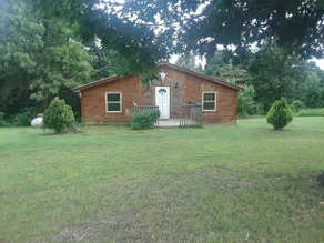 Cedar cabin located on a buffalo farm - Image 1