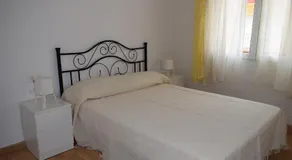 Apartamentos La Goleta 1 - Image 5