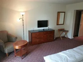 Avia Hotel & Resort - Image 2