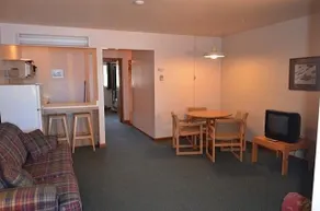 Delmonte in the Pines - Image 5