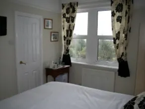Collington Lodge Guest House - Image 4