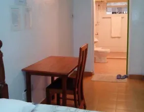 Lulu's Guest House - Image 4