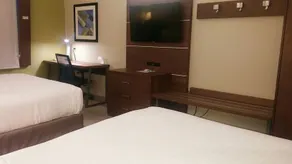 Holiday Inn Express Hotel & Suites Miami - Image 3