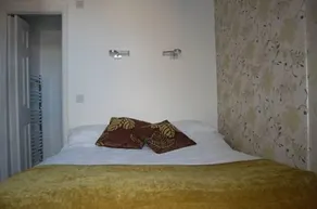 Heidi's Bed and Breakfast - Image 5