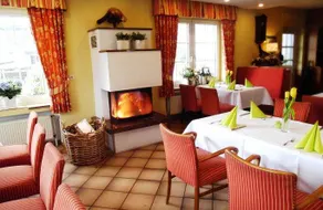 Waldecker Hof Hotel - Restaurant - Image 2