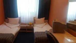Hotel Perfect - Image 2