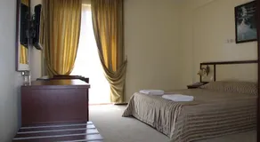Uset Hotel - Image 5