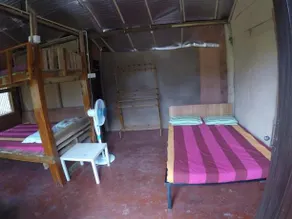 Earl's Beach Rest - Image 4