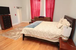 Walnut Street Stunning 3 Bedroom - Image 4
