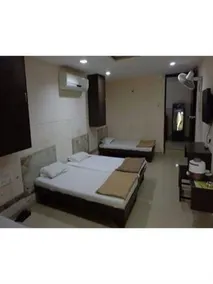 Vista Rooms at Orion College - Image 2