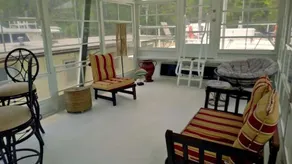Bayou Rehab Houseboat Rental - Image 4