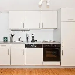 Puzzlehotel Apartment Hietzing - Image 4