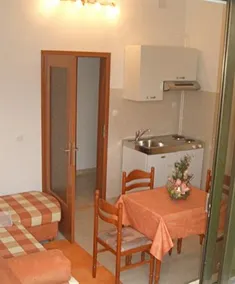 Kastela Tin Guesthouse - Image 5
