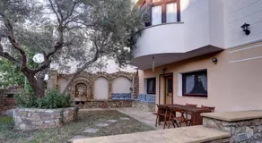 Aslanis-Souroti Garden FAMILY Suite - Image 5