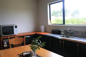 Kotuku Cottage - Image 5