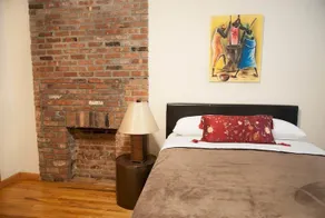 Luxury Suites Upper West Brownstone - Image 4