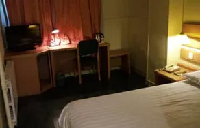 Home Inn - Image 3