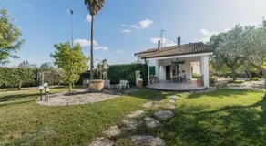 Villa con grande piscina privata e 5 camere m550 - Image 2