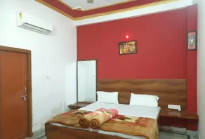 OYO 80802 Rudra Guest House - Image 2