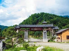 Ershisiqiao Mingyueyuan Resorts - Image 3