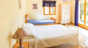 Casa apta para familias con barbacoa, jardín y terraza | Vistas al jardín - Image 4
