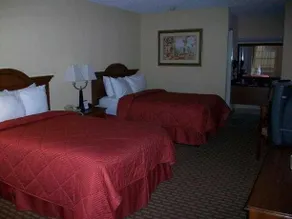 Econo Lodge Conference Center - Image 2