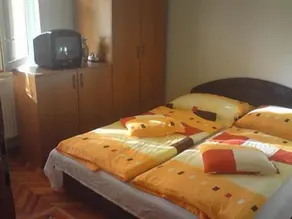 Luna Apartmanhaz - Image 2