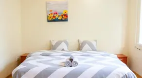 Bright studio with FREE PARKING and SELF CHECK-IN - Image 4