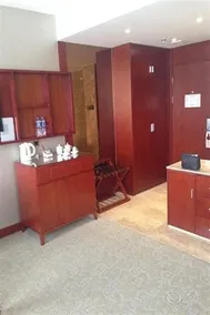 HUANGHE HOTEL - Image 2