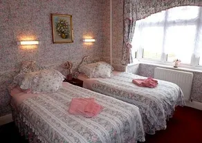 Mil-Mar Guest House - Image 2