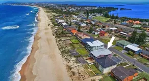Perfect Beach Front Duplex - The Entrance North - Image 4
