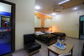 Hotel Embassy - Image 4