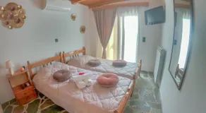 Moonstone Traditional House - Image 3