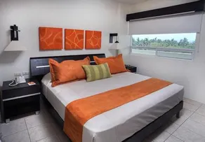 Portozul Hotel Suites & Spa - Image 2