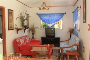 Veronic Selfcatering Guest House - Image 4