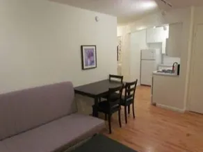 East Broadway Apartment - Image 4