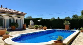 Villa Leonore Stunning 2bedroom Villa With Air-Conditioning & Private Swimming Pool - Image 5