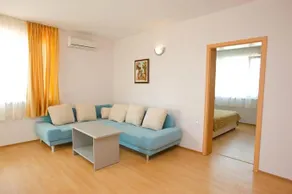 Nushev Hotel - Image 3