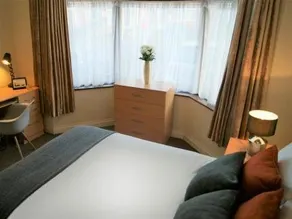Birmingham Guest House 8 - Image 4