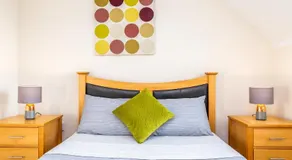Leap Peridot Apartment - Near Northampton UNI - Image 3