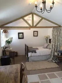 Marine Lodge Whitstable - Image 5