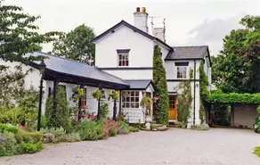 EYARTH STATION GUEST HOUSE - Image 1