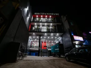 OYO Townhouse 067 Chattarpur - Image 2
