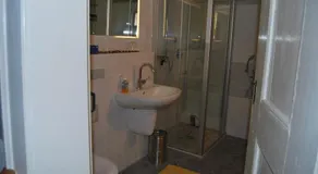 Ancient frame house - Image 4