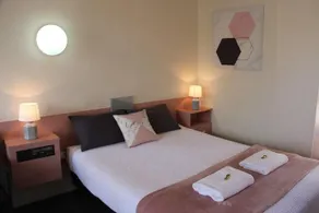 Caloundra Suncourt Motel - Image 5