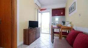 Apartments Mediteran Omis - Image 4
