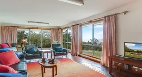 Captain's Lookout - elevated ocean views rural stay - Image 3