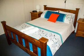 Joes Waterhole Hotel - Image 2