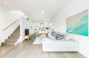 BB56 Bright and Breezy Bondi Beach House - Image 1